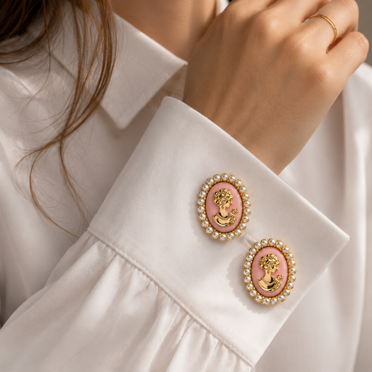 Heritage Pearl Cameo Button Cover