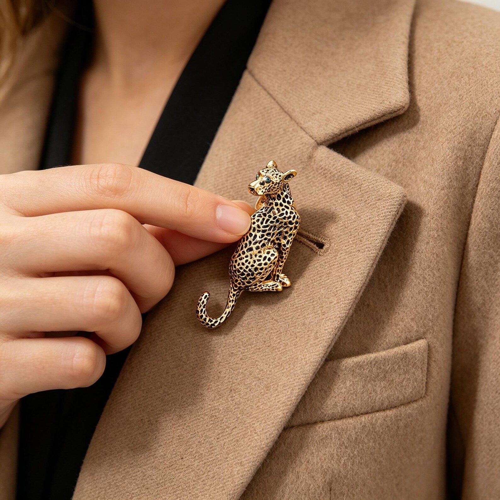 Gold Leopard Brooch